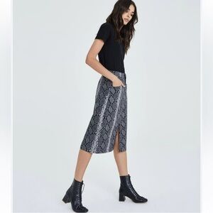 NEW AG Adriano Goldschmied The Kory X Snakeskin Pencil Skirt Size 25